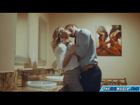 ❤️ Kur një bjonde me bukë ju josh në një banjë publike Qyrje tek ne sq.sexycamse.top ❤